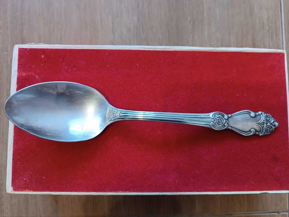 Стар посребрен сервиз от 12 лъжици