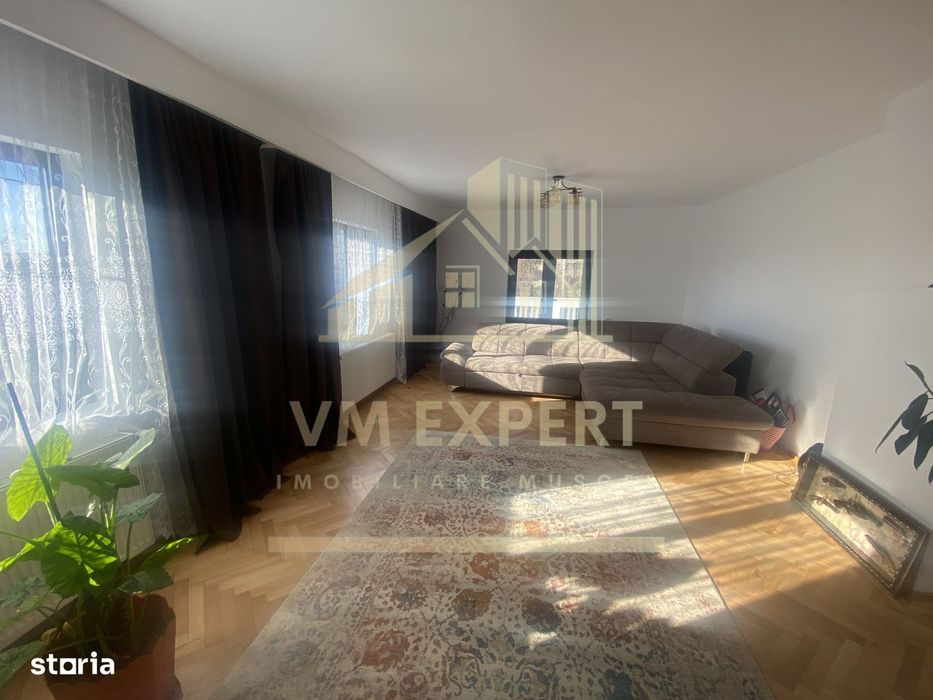 Vila S+P+E-306 Mp, Teren 2078 Mp, Campulung