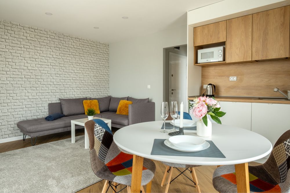 ТОП Дизайнерски ъглов диван с високи крака 175/240 гр. Велинград • OLX.bg