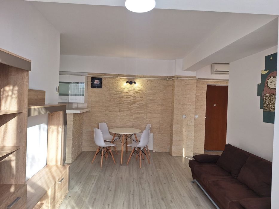 Inchiriez apartament 3 camere, 2 bai, 2 locuri de parcare