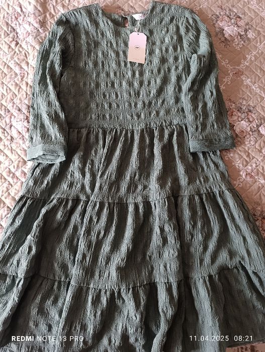 Новая платья цвет  хаки