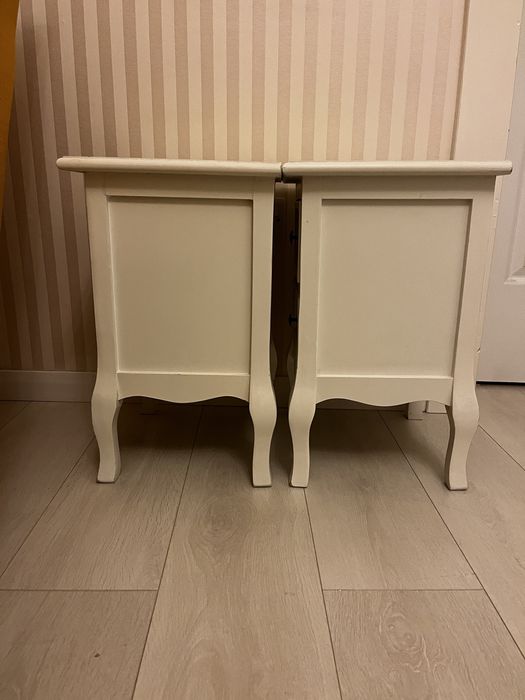 Noptiere albe model clasic