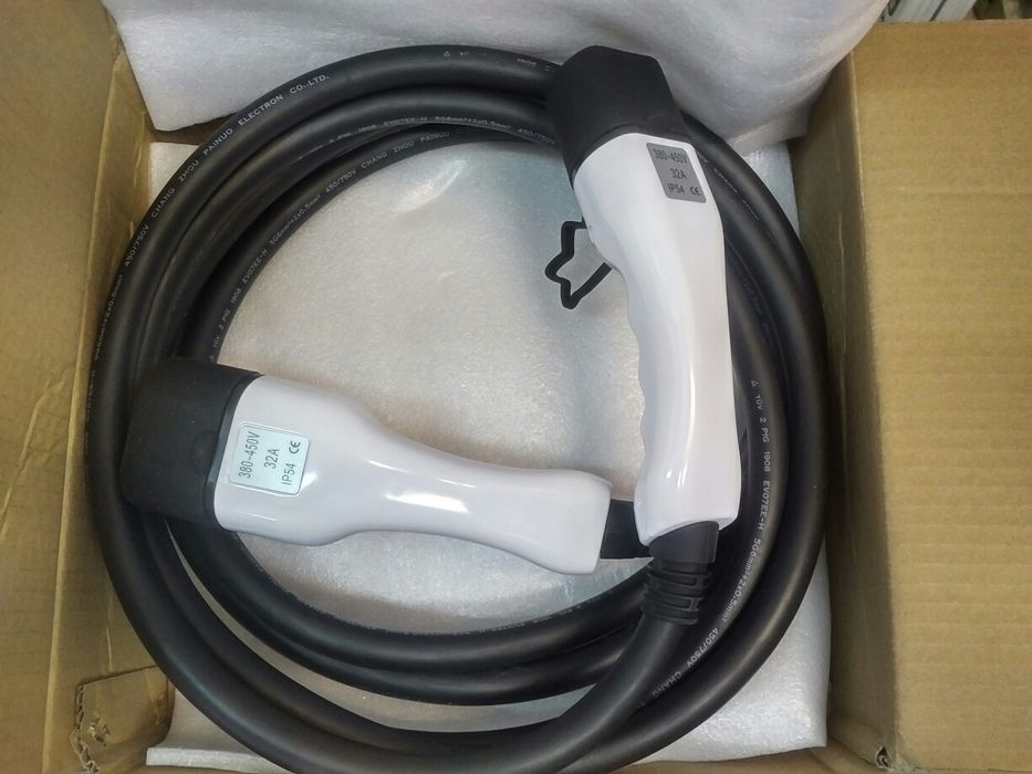 Зарядни устройства и кабели за електромобили