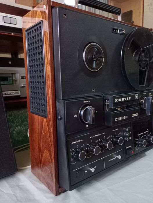 Продам магнитофон Юпитер 203 стерео
