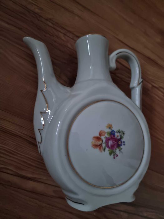 Порцеланова каничка за блага ракия