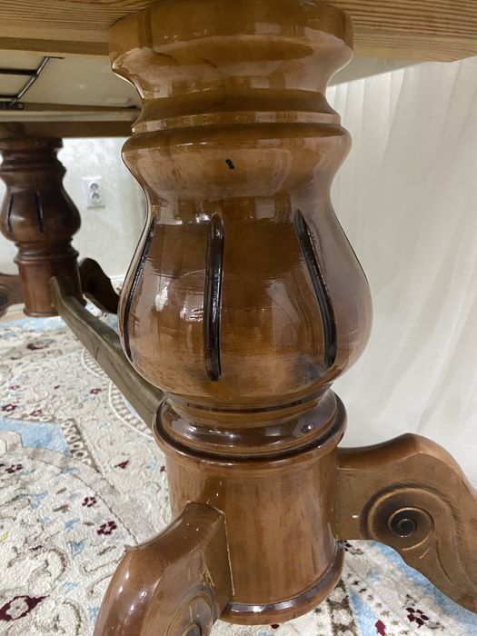 Стол  длят гостей