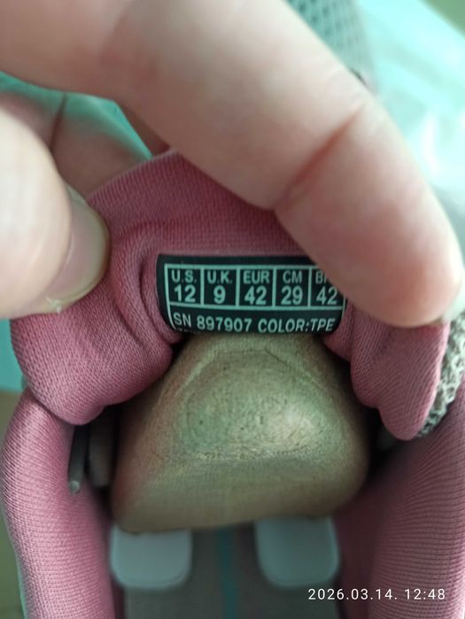 Pantofi Skechers 42. Femei
