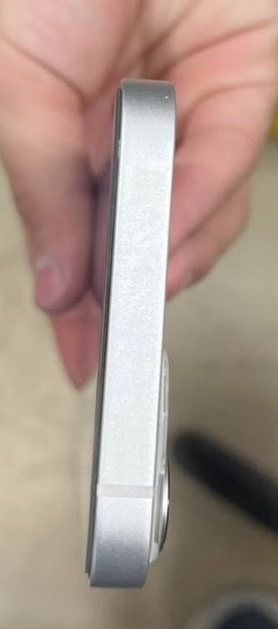 Iphone 13 в идиальном состояний аккум 100%
