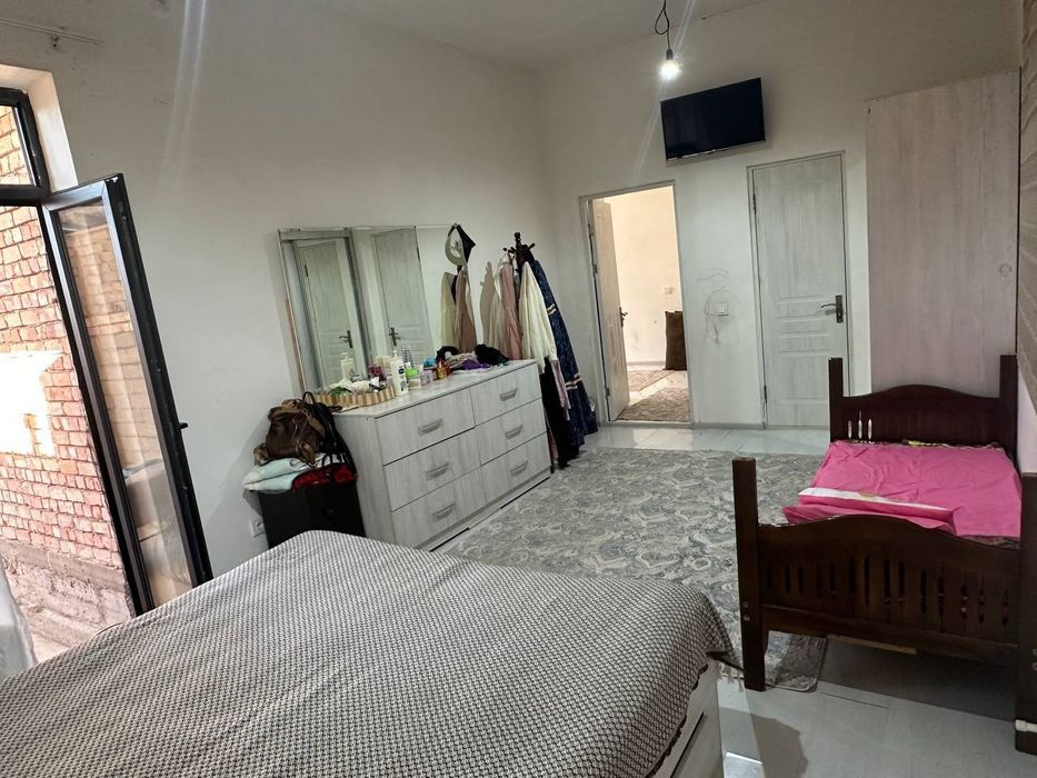 Samarqand Darvoza ko'chasida uy sotiladi