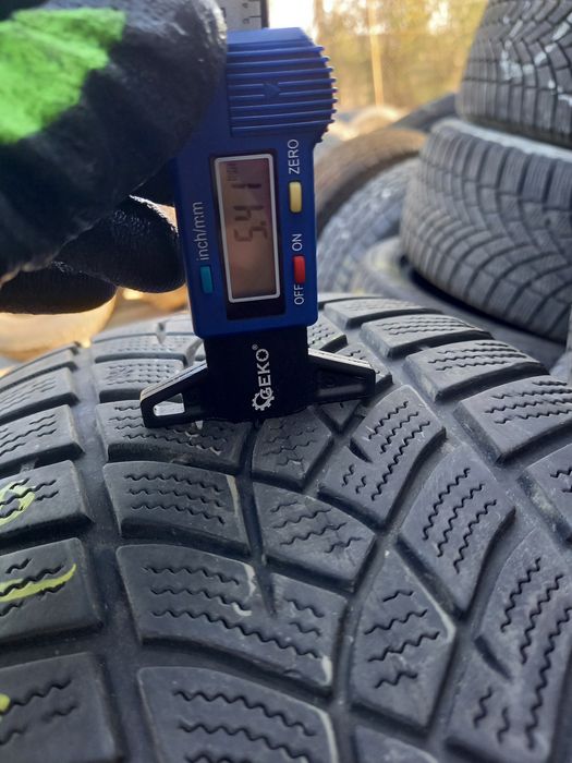 Anvelope de iarna 215-60r16 Goodyear