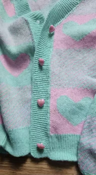 Жилетка в пастелни нюанси