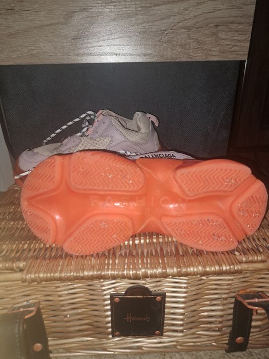 Продаются кроссовки оригинальные Balenciaga 36 размера