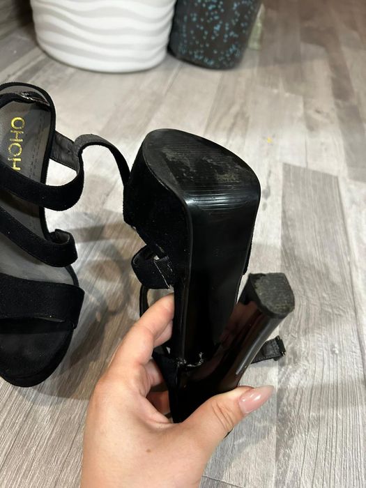 Продам туфли новые