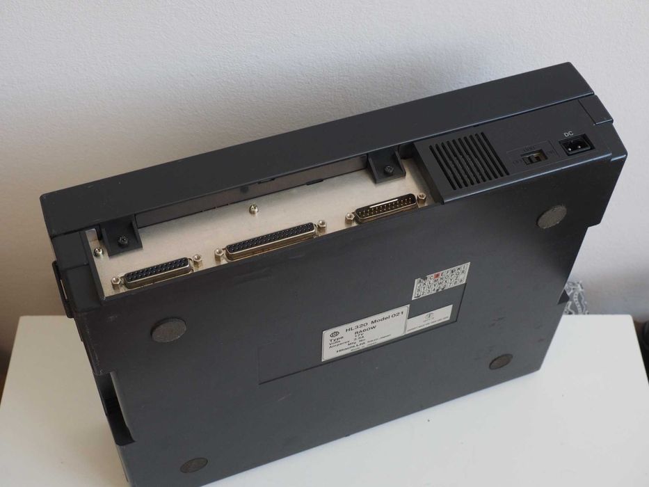 Hitachi HL320, laptop retro, Intel x86, MS-DOS