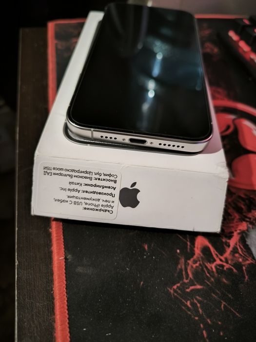 iPhone 15 Pro Max(Като Нов)