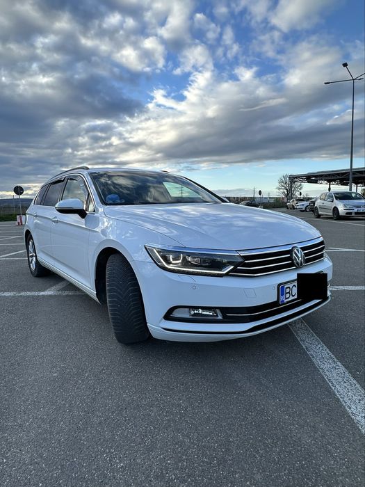 VW Passat B8 Variant 2.0 TDI DSG R-Line Interior / Navi / LED / Întreținut TOP