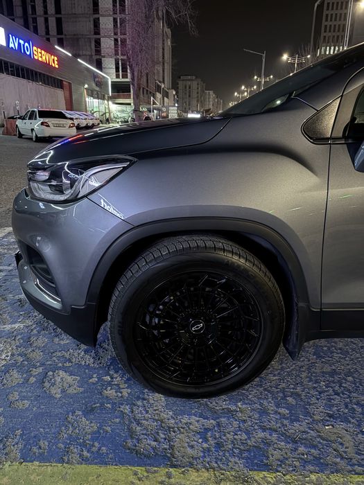 Продам Tracker 1