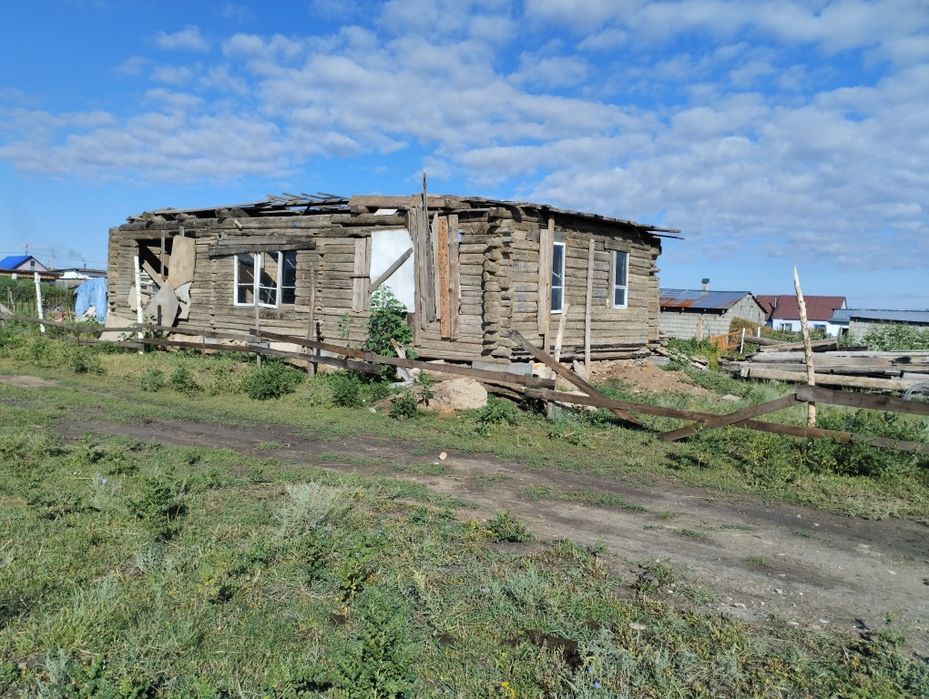 Продам земельный участок с материалами