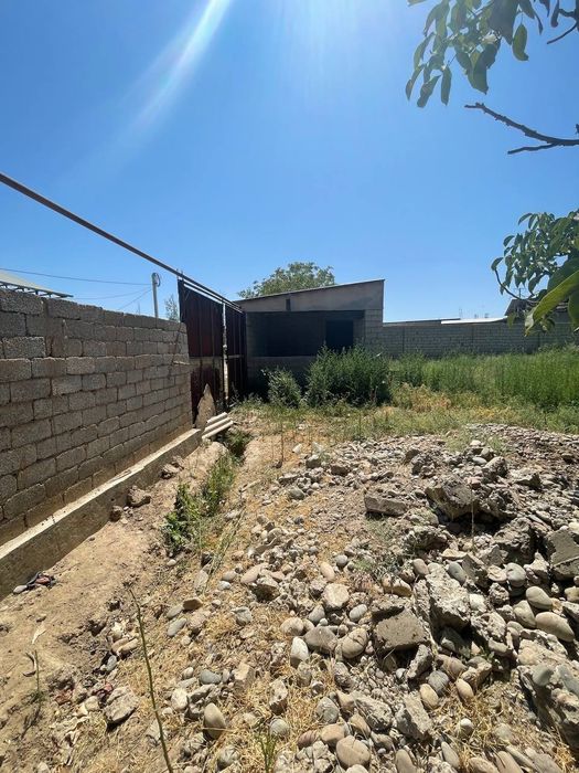 Nazarbek  Turkuston 6 sotix yer sotiladi