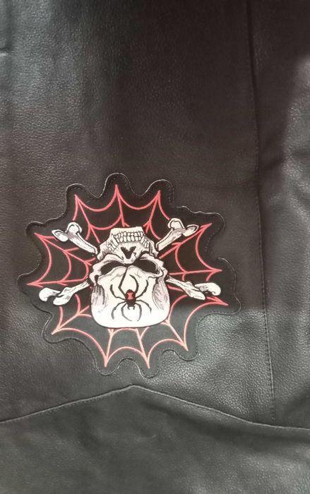 Продавам кожен елек за моторист размер L