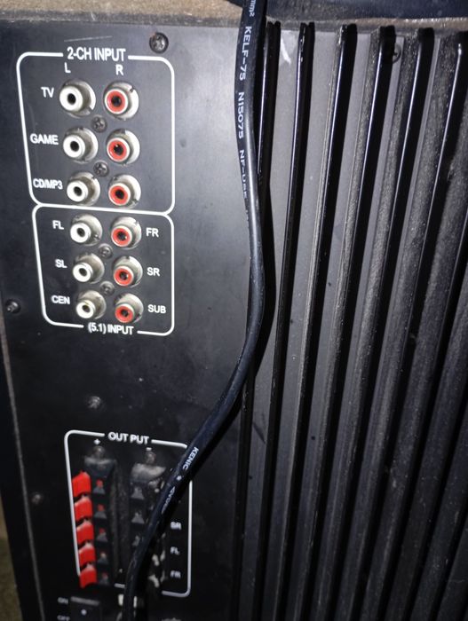 vand  statie cu  cinci boxse de la genius