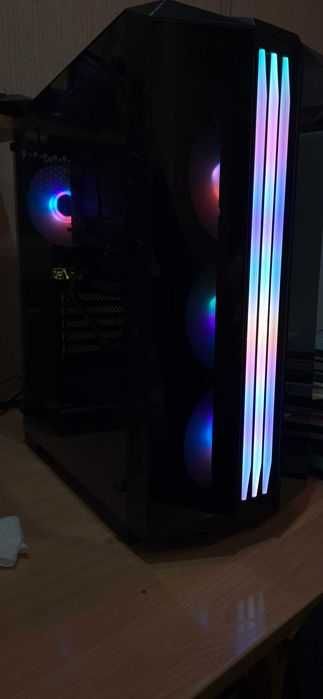 RTX 4060 + i5-12400 + 2 ТБ SSD + 8 ГБ DDR4 Идеальное состояние
