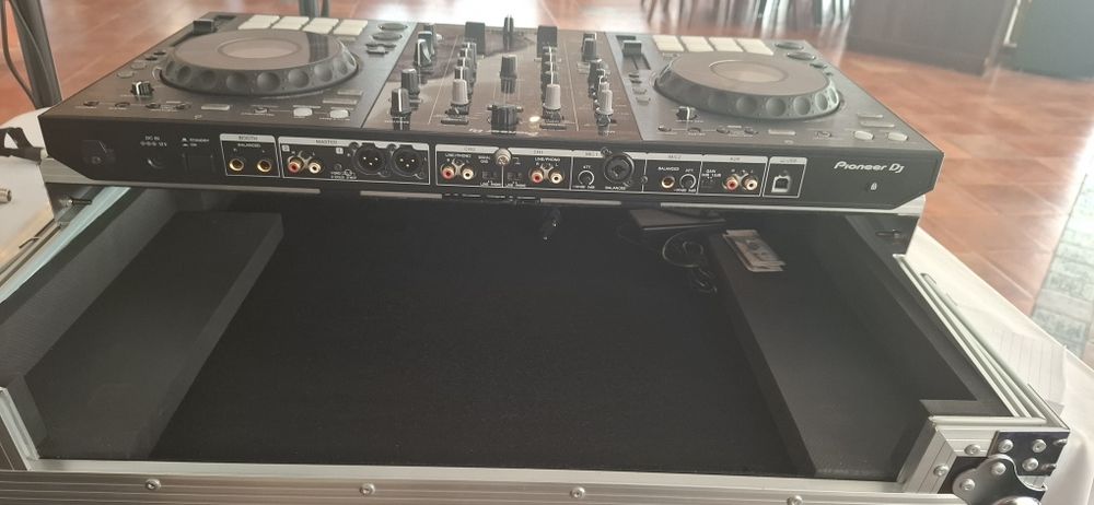 Продавам Pioneer DDJ 800