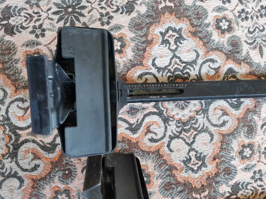 Греди за багажник за кола напречни Thule - Метални, 120cm с ключ