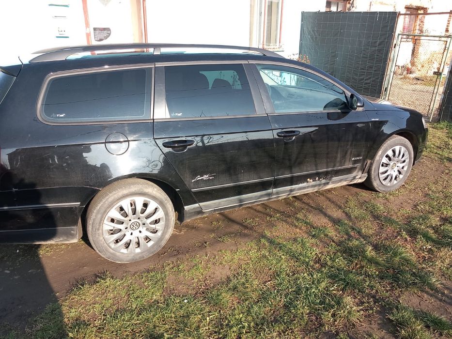 Vand Passat negru
