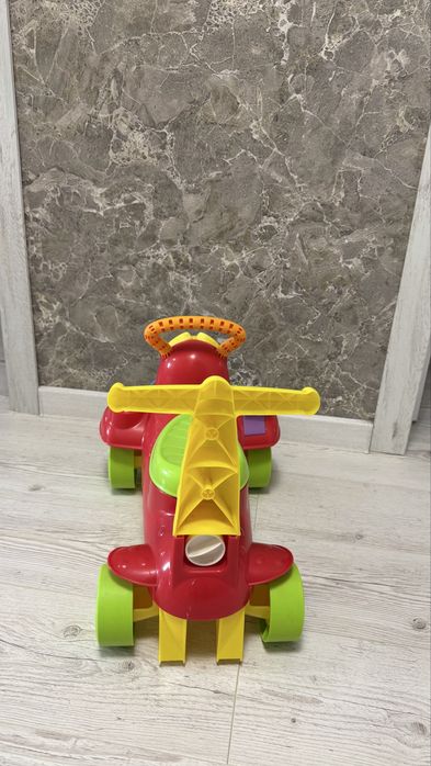 машинка-каталка Chicco Charlie Plane