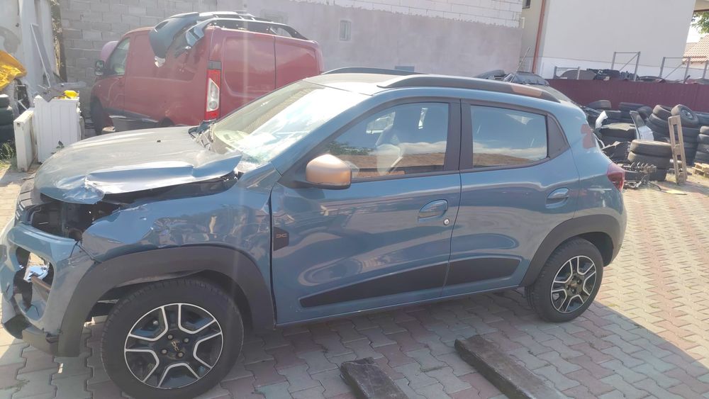 Vând Dacia Spring avariat an 2023