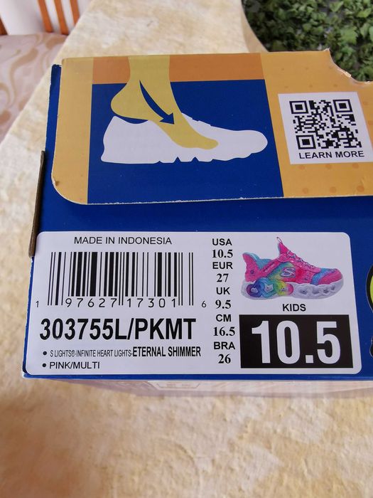 Скечерс маратонки