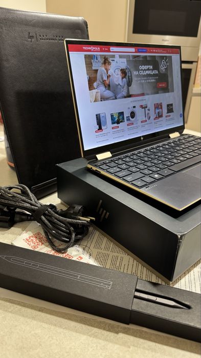Лаптоп HP Spectre X360 8 ядрен i7/16GB RAM/512GB SSD