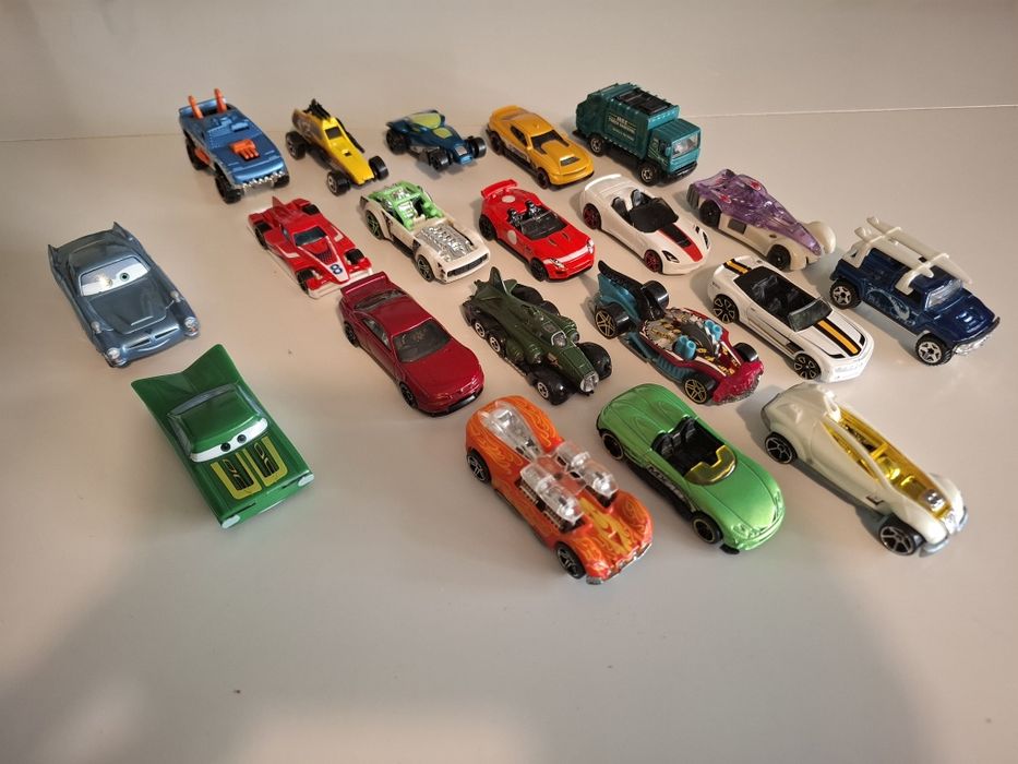 Колички HotWheels