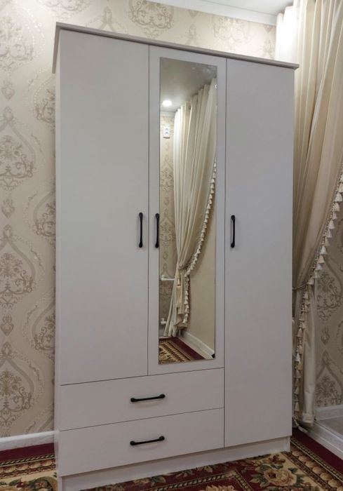 Новый шкаф с установлением