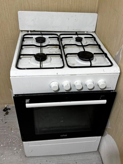 Продам газовую плиту