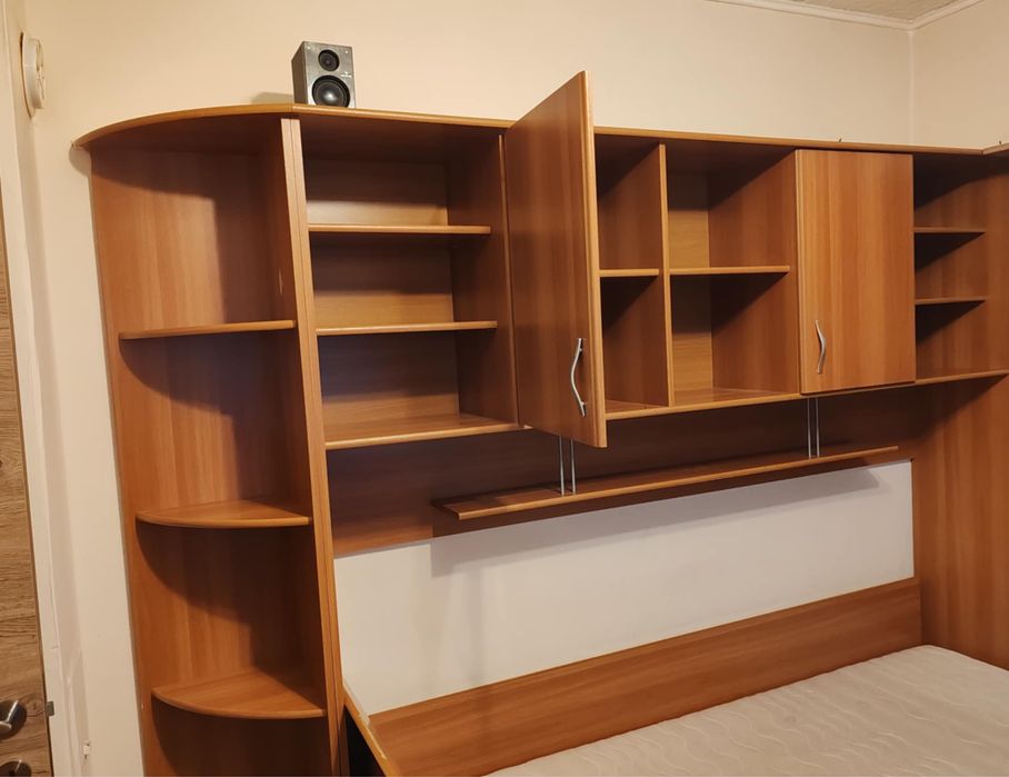 Продавам обзавеждане за стая