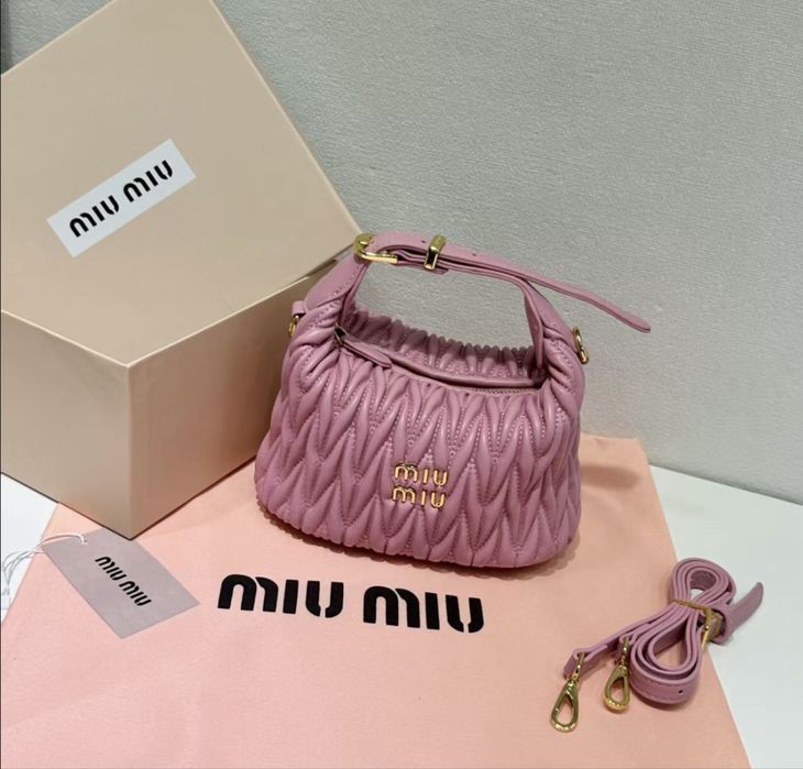 Дамска чанта Miu Miu Wander в различни цветове