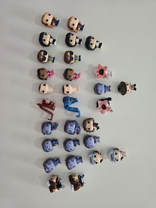 Lot figurine Kinder Joy Stranger Things - include Will upside down - 29 bucati
