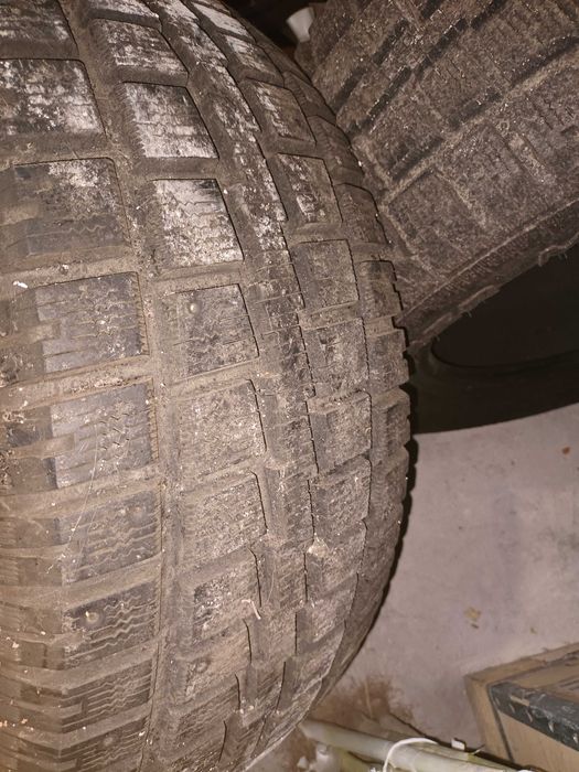 Гуми за джип 4х4-два броя