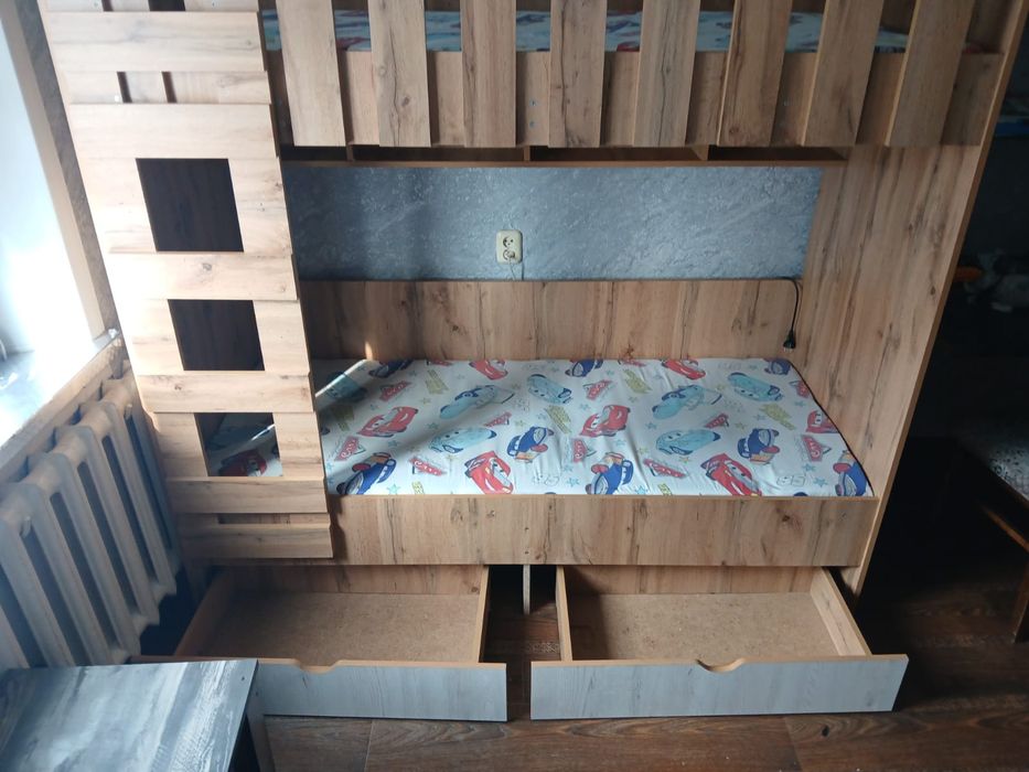 Продам кровать двухъярусная