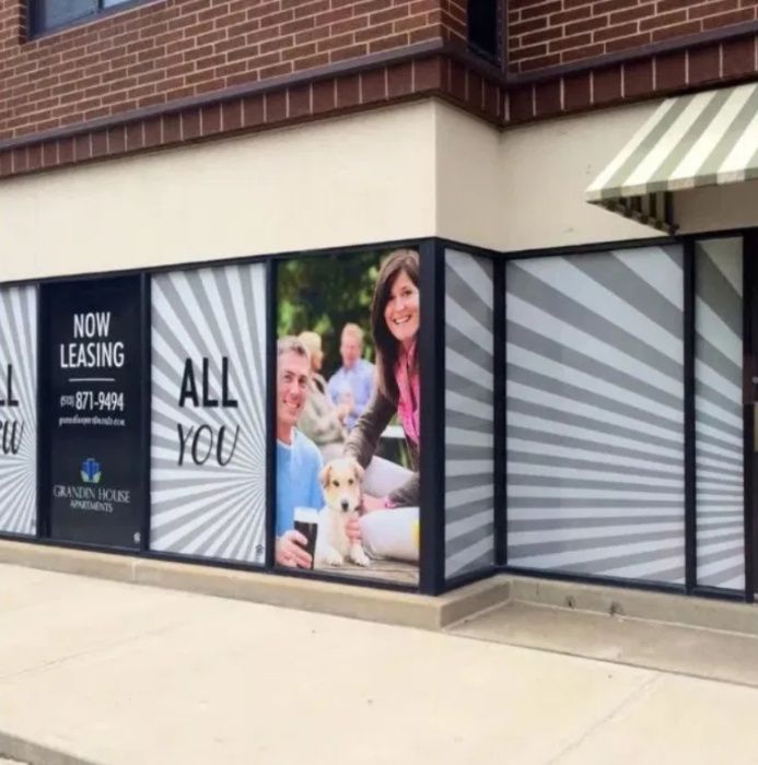 Window graphics - autocolant perforat - pentru spatii comerciale!