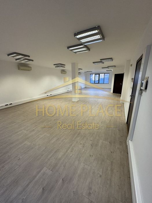 Дава се под наем Офис в Варна, Център - 160 кв.м за 1438.2 € - Снимка #1