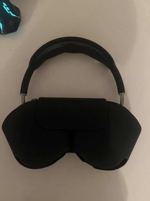 AirPods Max в хорошем состояний