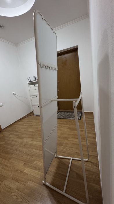 Напольное зеркало в Ikea