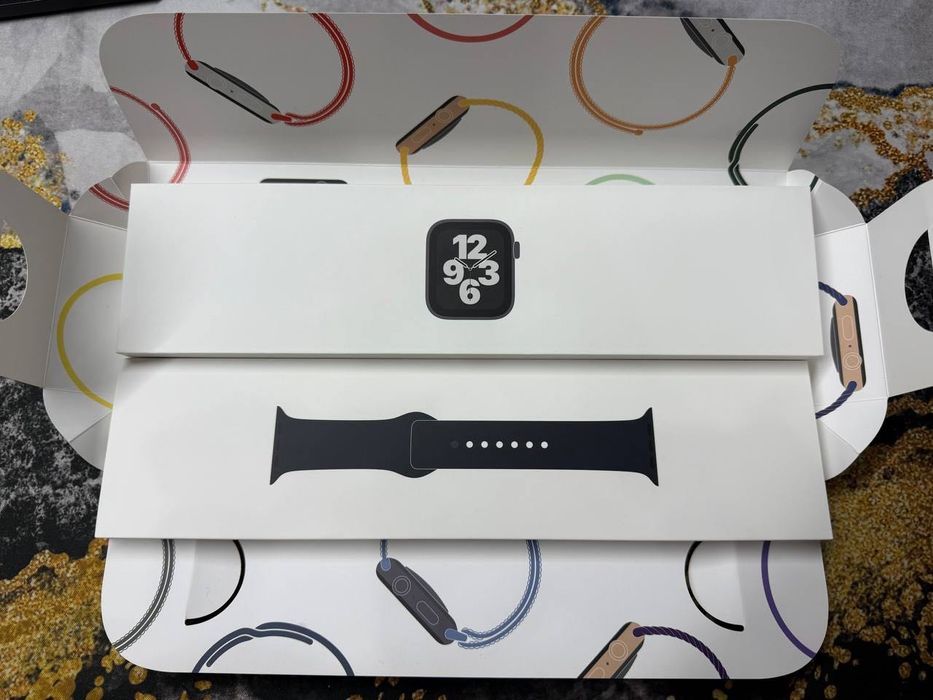 Продам Apple Watch SE 40mm