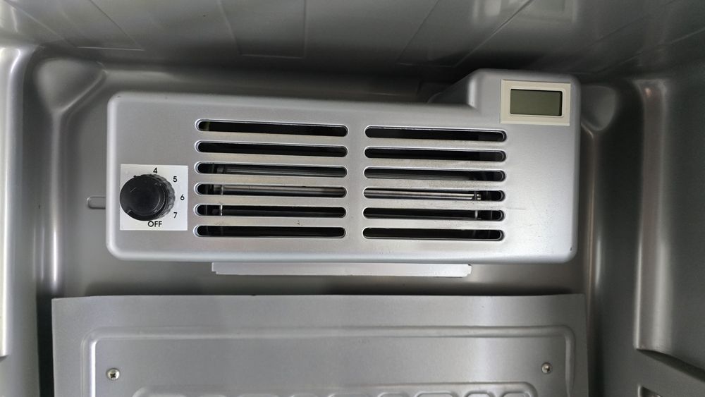 Холодильник Витрина "ZIFFLER"  сотилади