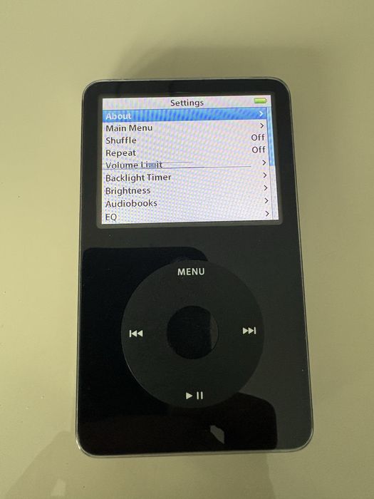 iPod Classic 5.5 Generation (Модел: MA446FD/A)