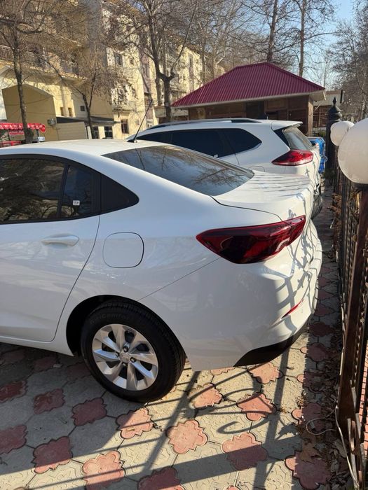 Onix ltz  2025 yili  oq