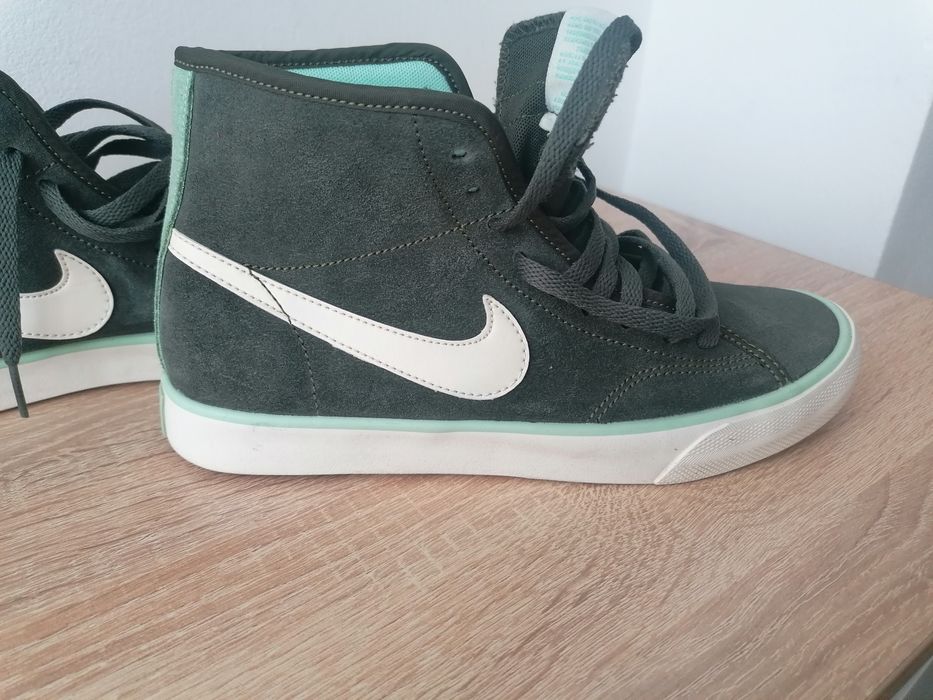Incaltaminte Nike, aspect foarte bun